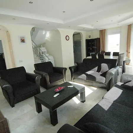 Villa Green Golf Villas *